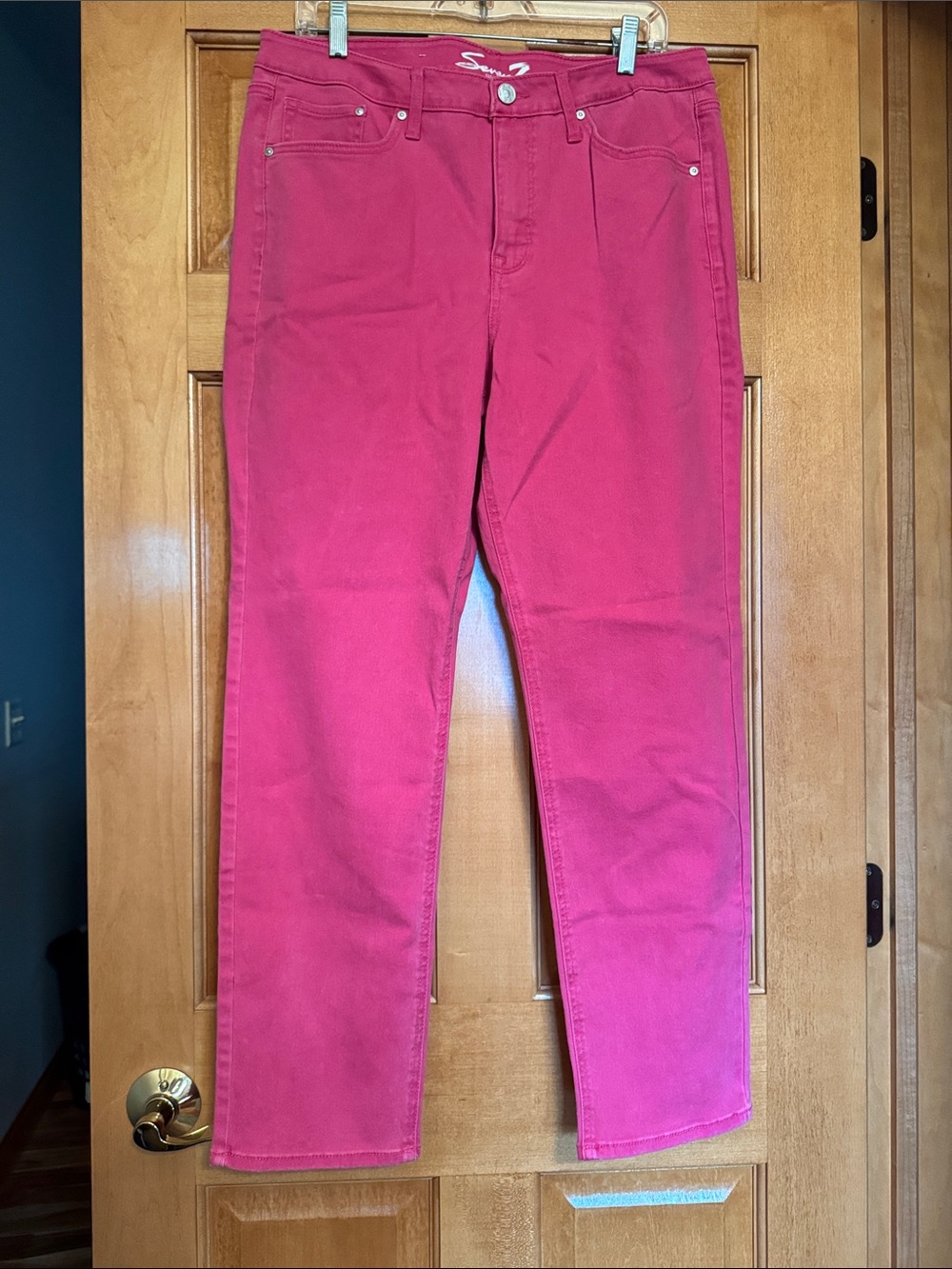 NWOT Women’s Seven7 Slim Straight Jeans in Bright Pink - 12